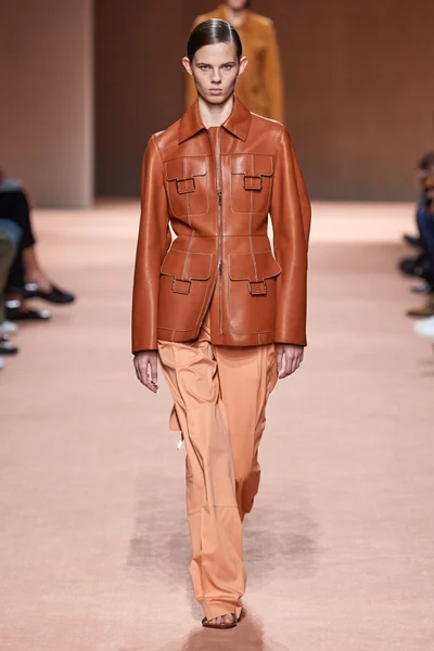 Look 13